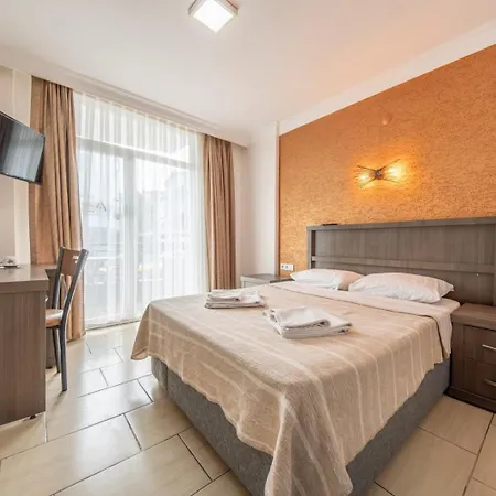 Marina Aparthotel 3*