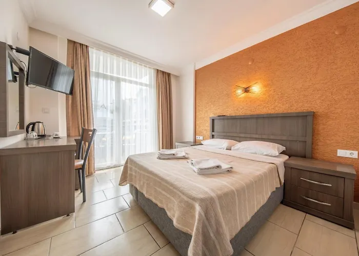 Marina Aparthotel 3*