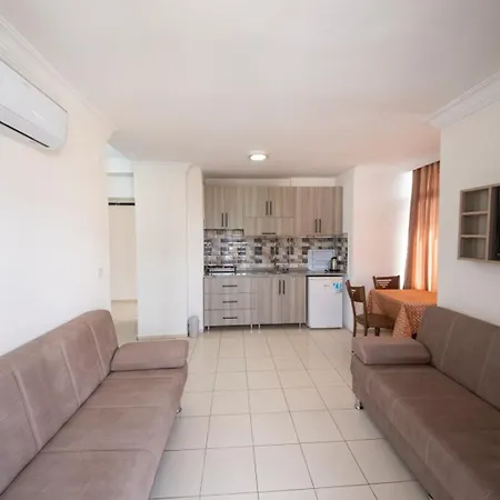 Marina アパートホテル マルマリス